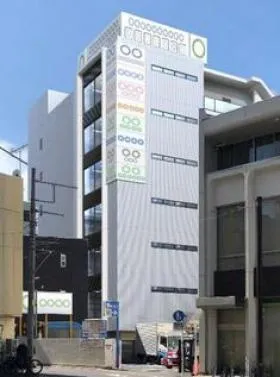 九曜国領駅前ビルの外観