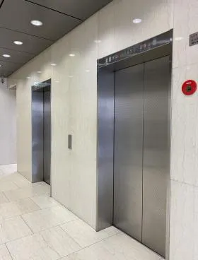 江原ビルの外観