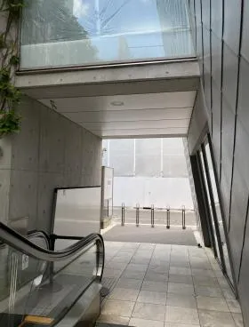 CURRENT表参道の外観