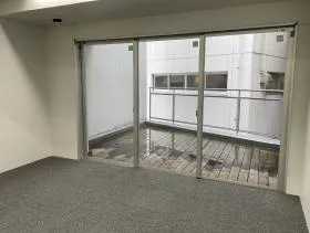 プラフロール神宮前ビルの外観