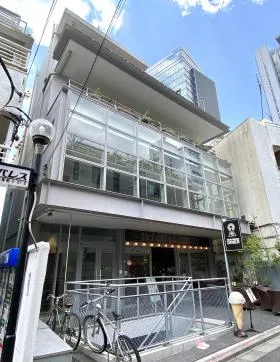 プラフロール神宮前ビルの外観