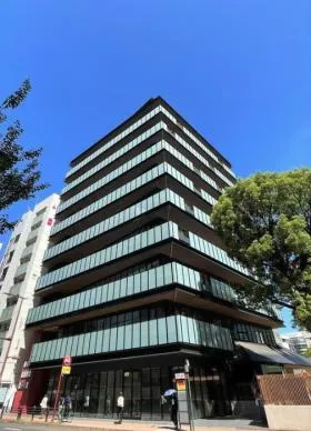警固神社社務所ビルの外観