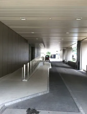 幸ビルの外観