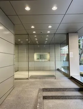 麹町御幸(旧T&G麹町)ビルの外観
