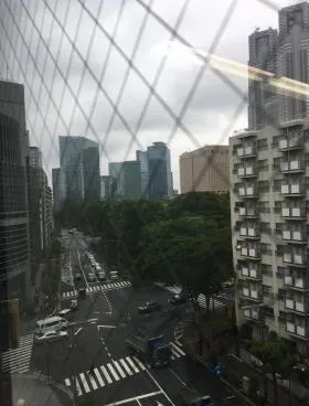 西新宿松屋ビルの外観