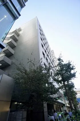 西新宿松屋ビルの外観