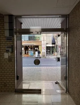 第二プレシーザビルの外観