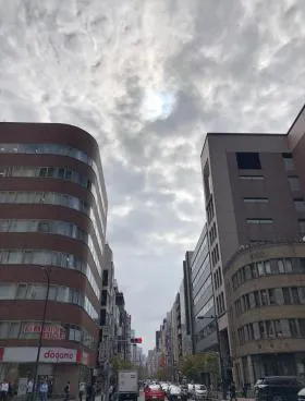 一松ビルの外観