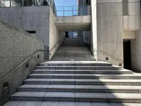 JA共済ビルの外観
