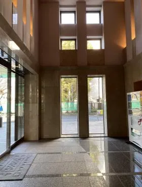 六番町学園通ビルの外観