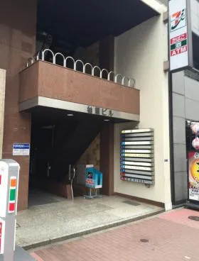 柏屋ビルの外観