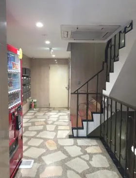 柏屋ビルの外観