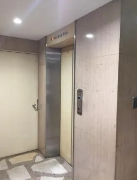 柏屋ビルの外観