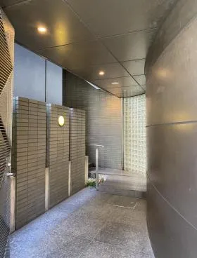 西新橋JKビルの外観