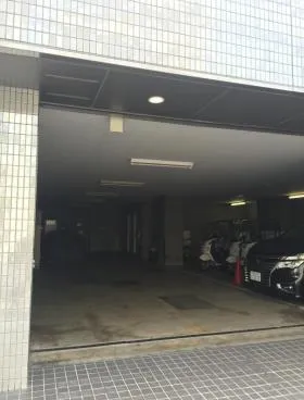 バティマン・イケダビルの外観