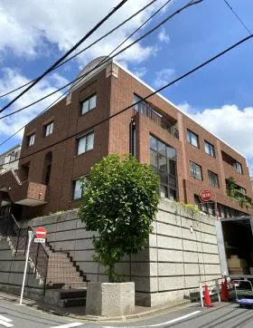 エテルノ原宿の外観