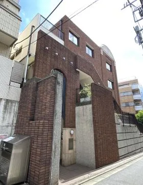 エテルノ原宿の外観