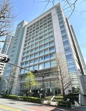 日本アムウェイ本社の外観