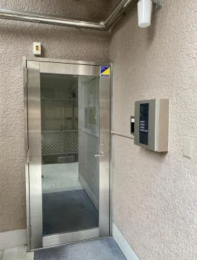 石坂ビルの外観