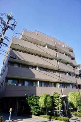 グランディ代官山ビルの外観