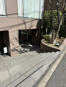 グランディ代官山ビルの外観