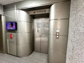 広尾ONビルの外観