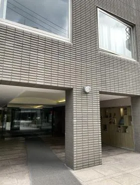 N.E.Sビルの外観