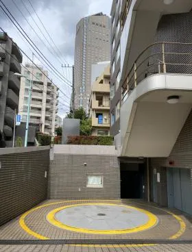 N.E.Sビルの外観