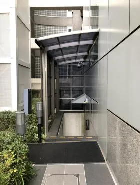 ZEXEL本社ビルの外観