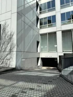 ZEXEL本社ビルの外観