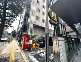 第一京浜沿いを直進、三井のリパークを通過する