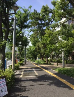 黒龍芝公園東館ビルの外観