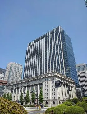 明治安田生命ビルの外観