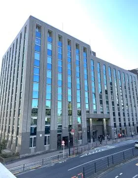 白金台ビルの外観