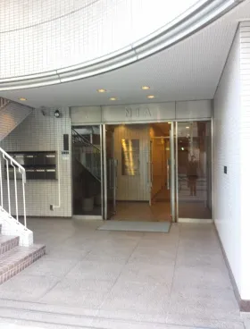 NIAビルの外観