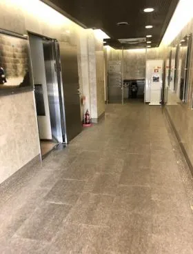 YSKビルの外観