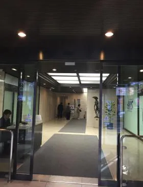 日新西北ビルの外観
