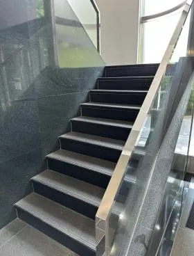 ライラック三栄ビルの外観