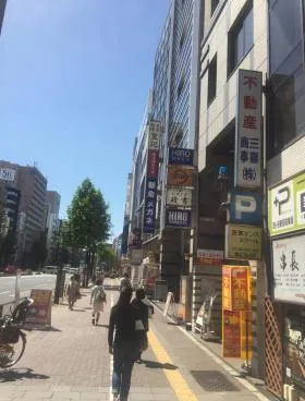 四谷三信ビルの外観