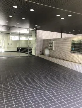 アール新宿ビルの外観