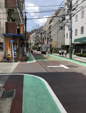 新宿YSビルの外観