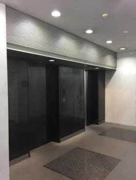ザイマックス新宿御苑(旧:友泉新宿御苑)ビルの外観