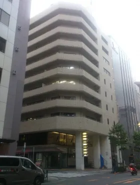 YKB新宿御苑ビルの外観