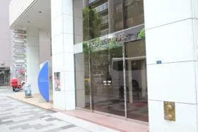 YKB新宿御苑ビルの外観
