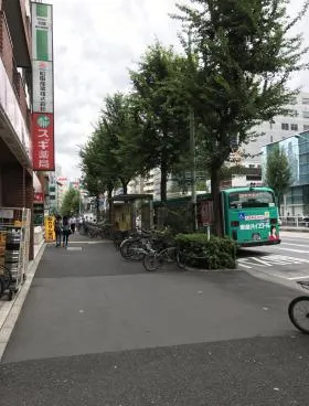 貝塚ビルの外観