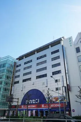 坂善新宿ビルの外観