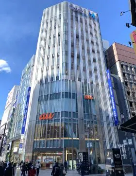 ヒューリック新宿ビルの外観