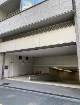 長府新宿ビルの外観
