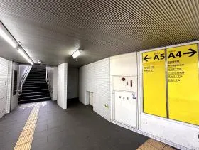 階段から上がる