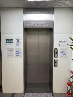 大門ビルの外観